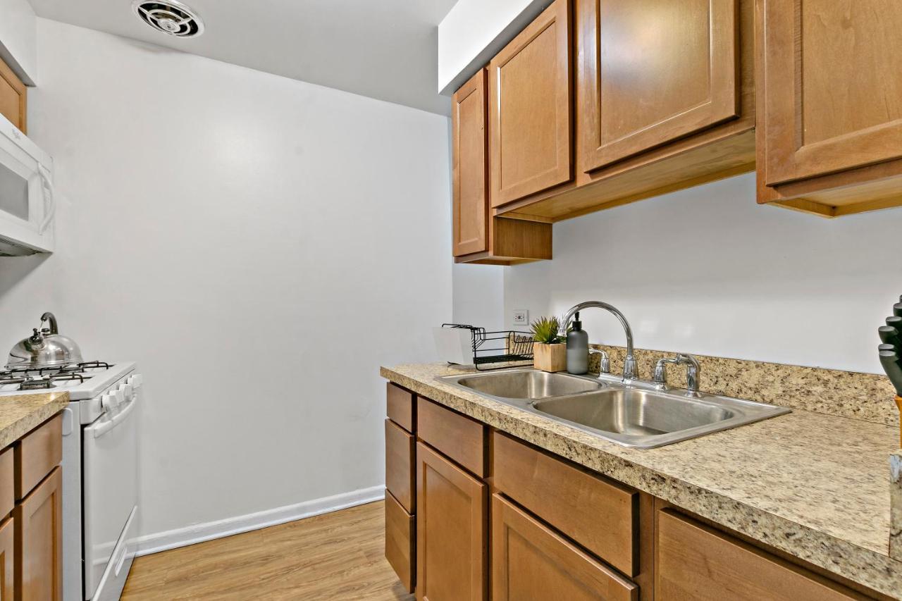 Stunning 1Br Apartment At Center Of Lakeview - Oakdale 211 Чикаго Экстерьер фото